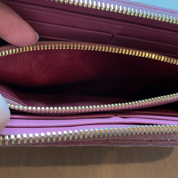 Authentic Miu Miu pink matelasse wallet - Picture 9 of 10